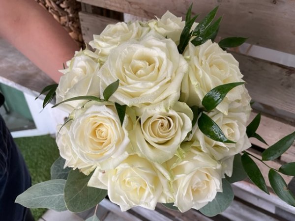 Roses blanches grand bouton