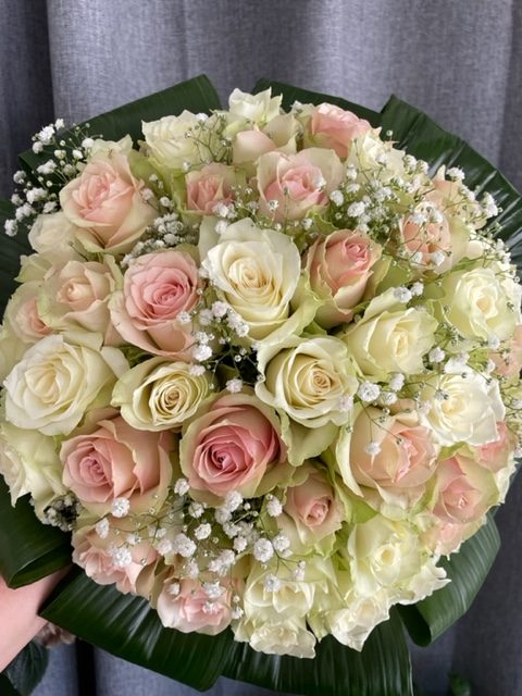 Roses de couleurs pastelles