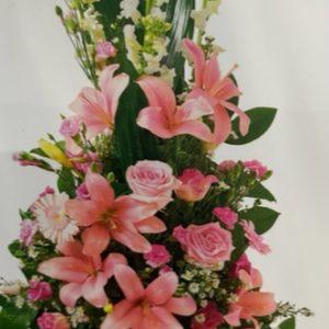 Gerbe piquée aux couleurs pastelles et blanches