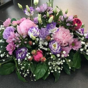 Arrangement pour autel pastel et blanc , mariage